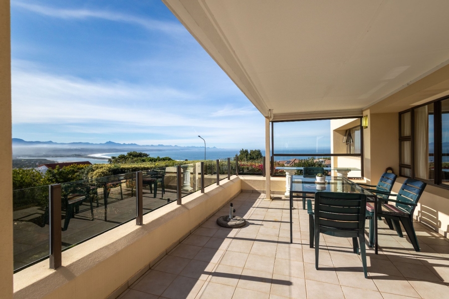 4 Bedroom Property for Sale in Bowtie Western Cape